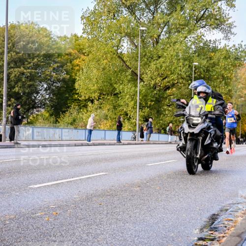 25.10.2026 - hella hamburg halbmarathon Dr. Thomas Lammeyer http://msf.ph/oto/11052780 25.10.2026 10:13:26 Kennedybrücke 14 meine-sportfotos.de