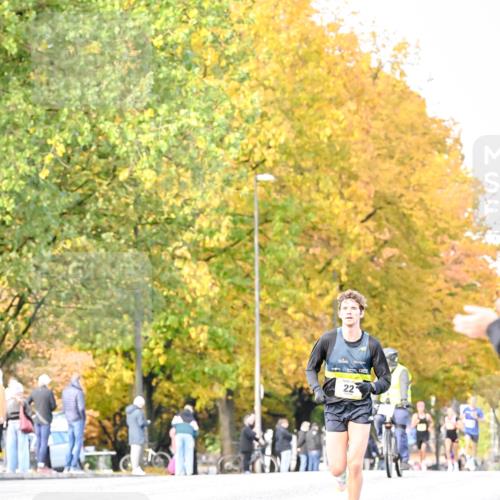 25.10.2026 - hella hamburg halbmarathon Dr. Thomas Lammeyer http://msf.ph/oto/11052837 25.10.2026 10:14:04 Kennedybrücke 22 meine-sportfotos.de
