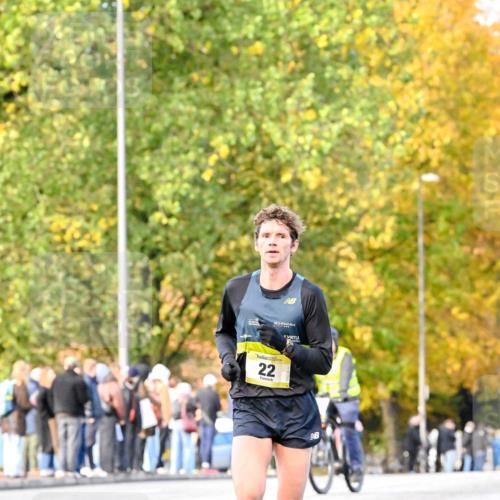 25.10.2026 - hella hamburg halbmarathon Dr. Thomas Lammeyer http://msf.ph/oto/11052878 25.10.2026 10:14:07 Kennedybrücke 22 meine-sportfotos.de