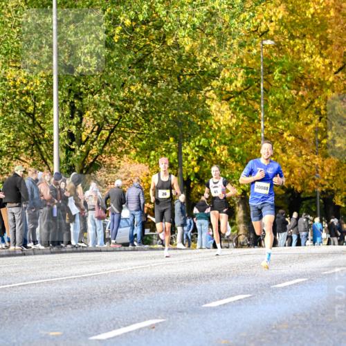 25.10.2026 - hella hamburg halbmarathon Dr. Thomas Lammeyer http://msf.ph/oto/11052937 25.10.2026 10:14:16 Kennedybrücke 26, 41, 30088 meine-sportfotos.de