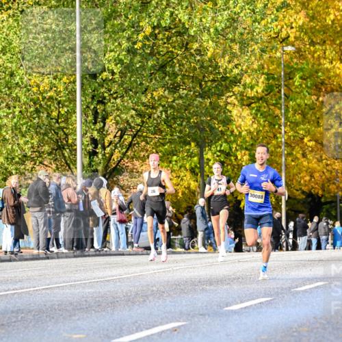 25.10.2026 - hella hamburg halbmarathon Dr. Thomas Lammeyer http://msf.ph/oto/11052950 25.10.2026 10:14:17 Kennedybrücke 26, 41, 30088 meine-sportfotos.de