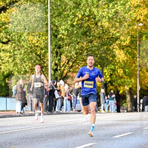 25.10.2026 - hella hamburg halbmarathon Dr. Thomas Lammeyer http://msf.ph/oto/11052975 25.10.2026 10:14:19 Kennedybrücke 30088, 26 meine-sportfotos.de