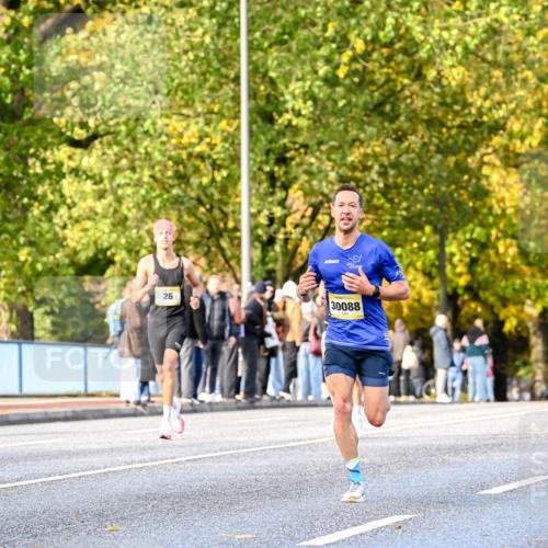 25.10.2026 - hella hamburg halbmarathon Dr. Thomas Lammeyer http://msf.ph/oto/11052982 25.10.2026 10:14:19 Kennedybrücke 26, 30088 meine-sportfotos.de