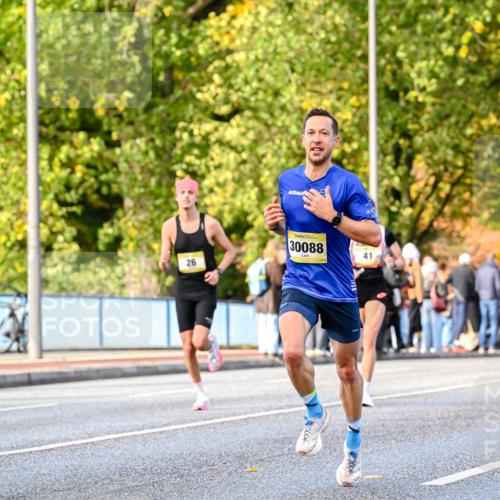 25.10.2026 - hella hamburg halbmarathon Dr. Thomas Lammeyer http://msf.ph/oto/11053001 25.10.2026 10:14:20 Kennedybrücke 26, 30088, 41 meine-sportfotos.de