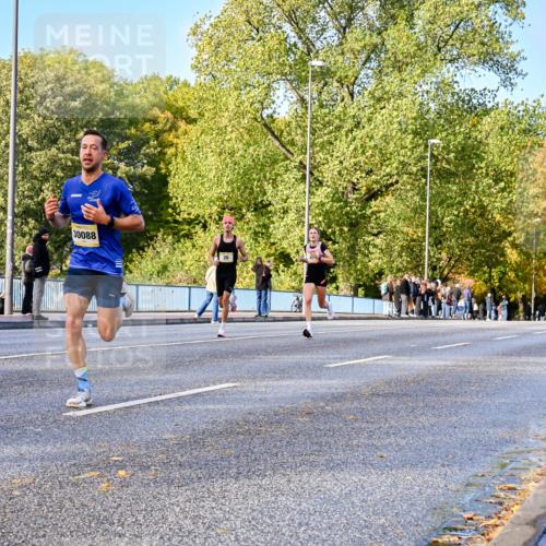 25.10.2026 - hella hamburg halbmarathon Dr. Thomas Lammeyer http://msf.ph/oto/11053011 25.10.2026 10:14:23 Kennedybrücke 30088 meine-sportfotos.de