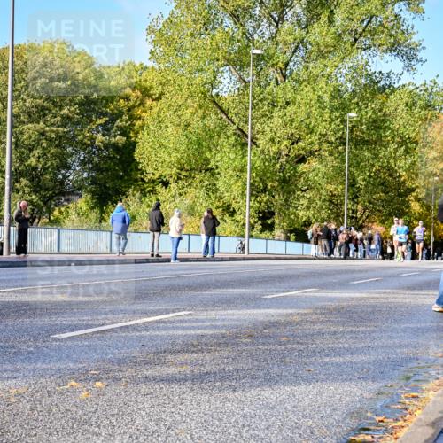 25.10.2026 - hella hamburg halbmarathon Dr. Thomas Lammeyer http://msf.ph/oto/11053024 25.10.2026 10:14:45 Kennedybrücke  meine-sportfotos.de