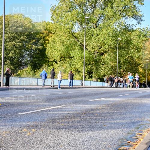 25.10.2026 - hella hamburg halbmarathon Dr. Thomas Lammeyer http://msf.ph/oto/11053034 25.10.2026 10:14:46 Kennedybrücke  meine-sportfotos.de