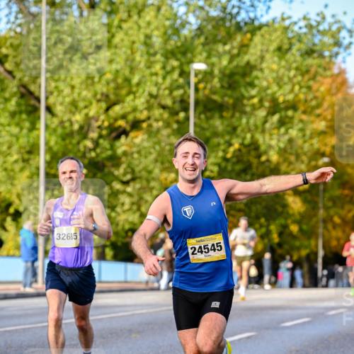25.10.2026 - hella hamburg halbmarathon Dr. Thomas Lammeyer http://msf.ph/oto/11053104 25.10.2026 10:15:02 Kennedybrücke 32685, 24545 meine-sportfotos.de