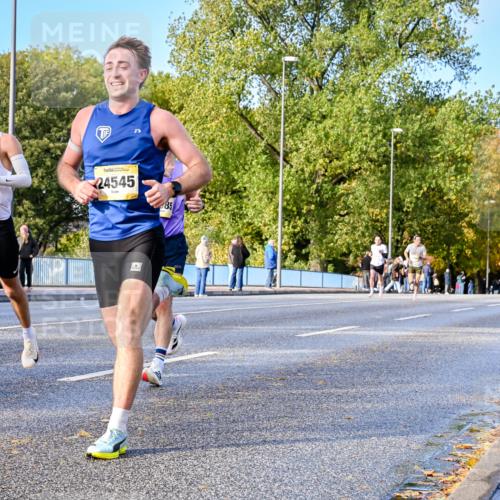 25.10.2026 - hella hamburg halbmarathon Dr. Thomas Lammeyer http://msf.ph/oto/11053128 25.10.2026 10:15:04 Kennedybrücke 33968, 24545 meine-sportfotos.de