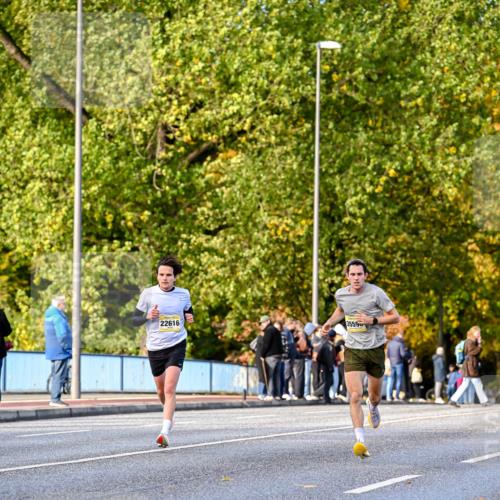 25.10.2026 - hella hamburg halbmarathon Dr. Thomas Lammeyer http://msf.ph/oto/11053136 25.10.2026 10:15:06 Kennedybrücke 22616, 35590 meine-sportfotos.de