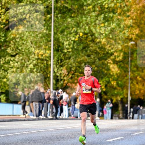 25.10.2026 - hella hamburg halbmarathon Dr. Thomas Lammeyer http://msf.ph/oto/11053165 25.10.2026 10:15:09 Kennedybrücke 214 meine-sportfotos.de