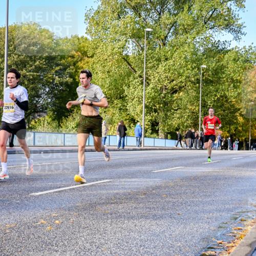 25.10.2026 - hella hamburg halbmarathon Dr. Thomas Lammeyer http://msf.ph/oto/11053183 25.10.2026 10:15:10 Kennedybrücke 22616, 5590, 21410 meine-sportfotos.de