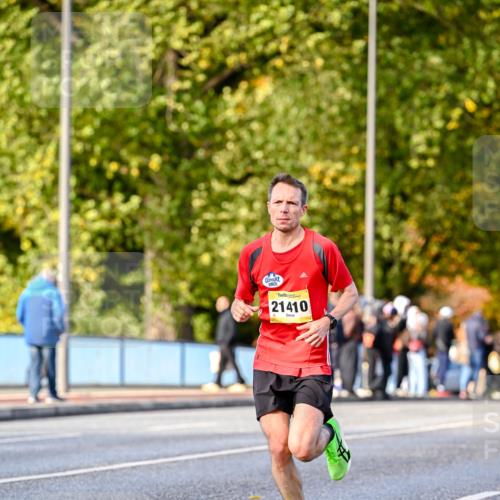 25.10.2026 - hella hamburg halbmarathon Dr. Thomas Lammeyer http://msf.ph/oto/11053195 25.10.2026 10:15:10 Kennedybrücke 21410 meine-sportfotos.de