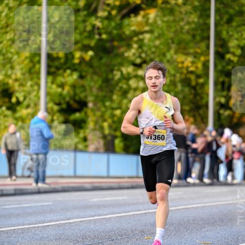 25.10.2026 - hella hamburg halbmarathon Dr. Thomas Lammeyer http://msf.ph/oto/11053260 25.10.2026 10:15:26 Kennedybrücke 1360 meine-sportfotos.de