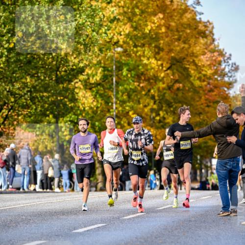 25.10.2026 - hella hamburg halbmarathon Dr. Thomas Lammeyer http://msf.ph/oto/11053391 25.10.2026 10:15:48 Kennedybrücke 17147, 13655, 31572, 34844, 19518 meine-sportfotos.de