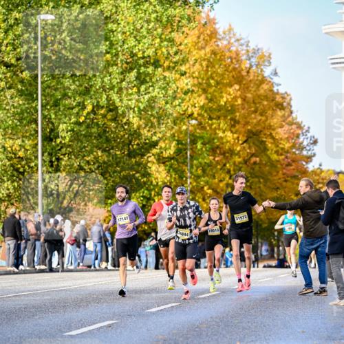 25.10.2026 - hella hamburg halbmarathon Dr. Thomas Lammeyer http://msf.ph/oto/11053406 25.10.2026 10:15:49 Kennedybrücke 17147, 34844, 19518, 31572 meine-sportfotos.de