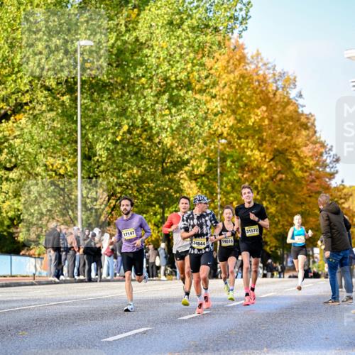 25.10.2026 - hella hamburg halbmarathon Dr. Thomas Lammeyer http://msf.ph/oto/11053414 25.10.2026 10:15:49 Kennedybrücke 17147, 34844, 19518, 31572 meine-sportfotos.de