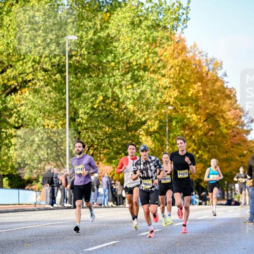 25.10.2026 - hella hamburg halbmarathon Dr. Thomas Lammeyer http://msf.ph/oto/11053419 25.10.2026 10:15:50 Kennedybrücke 17147, 31572, 19518, 34844 meine-sportfotos.de