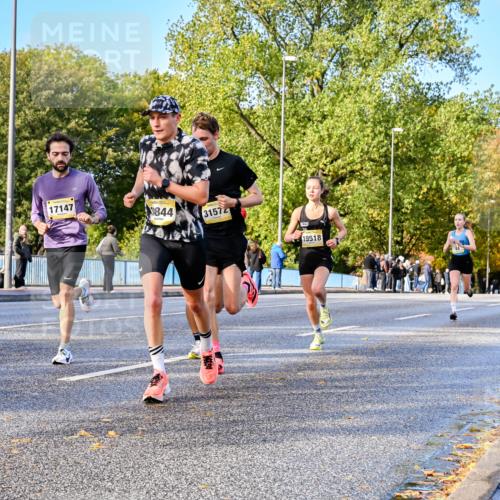 25.10.2026 - hella hamburg halbmarathon Dr. Thomas Lammeyer http://msf.ph/oto/11053466 25.10.2026 10:15:54 Kennedybrücke 17147, 844, 31572, 19518 meine-sportfotos.de