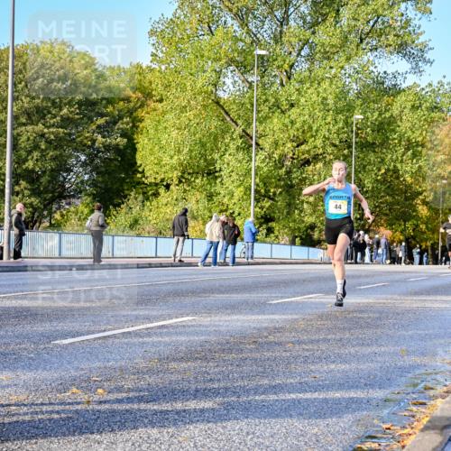 25.10.2026 - hella hamburg halbmarathon Dr. Thomas Lammeyer http://msf.ph/oto/11053490 25.10.2026 10:15:56 Kennedybrücke 19518, 44 meine-sportfotos.de