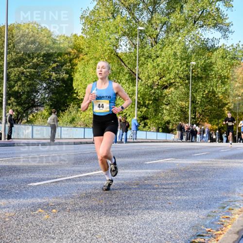 25.10.2026 - hella hamburg halbmarathon Dr. Thomas Lammeyer http://msf.ph/oto/11053506 25.10.2026 10:15:57 Kennedybrücke 44 meine-sportfotos.de