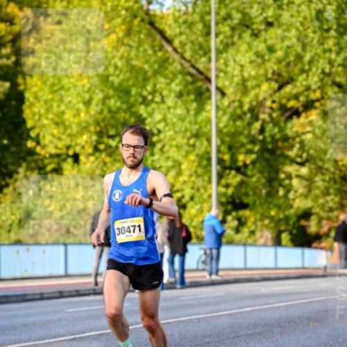 25.10.2026 - hella hamburg halbmarathon Dr. Thomas Lammeyer http://msf.ph/oto/11053535 25.10.2026 10:16:02 Kennedybrücke 30471 meine-sportfotos.de