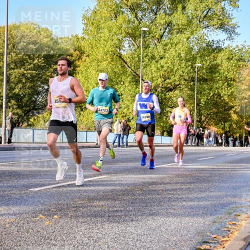 25.10.2026 - hella hamburg halbmarathon Dr. Thomas Lammeyer http://msf.ph/oto/11053597 25.10.2026 10:16:08 Kennedybrücke 351, 34723, 36396, 38 meine-sportfotos.de