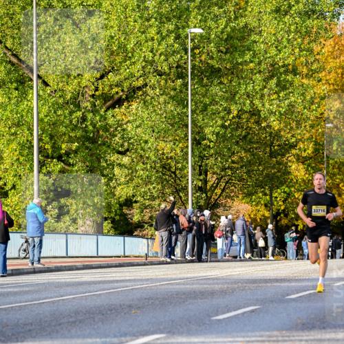 25.10.2026 - hella hamburg halbmarathon Dr. Thomas Lammeyer http://msf.ph/oto/11053613 25.10.2026 10:16:09 Kennedybrücke 33716 meine-sportfotos.de