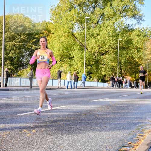25.10.2026 - hella hamburg halbmarathon Dr. Thomas Lammeyer http://msf.ph/oto/11053628 25.10.2026 10:16:10 Kennedybrücke 3639, 38 meine-sportfotos.de