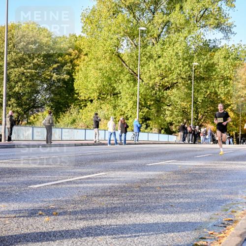 25.10.2026 - hella hamburg halbmarathon Dr. Thomas Lammeyer http://msf.ph/oto/11053633 25.10.2026 10:16:11 Kennedybrücke 8, 33716 meine-sportfotos.de