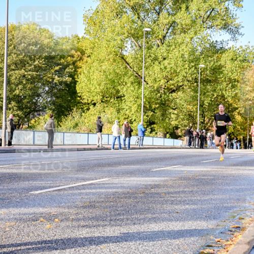 25.10.2026 - hella hamburg halbmarathon Dr. Thomas Lammeyer http://msf.ph/oto/11053636 25.10.2026 10:16:11 Kennedybrücke 3371 meine-sportfotos.de