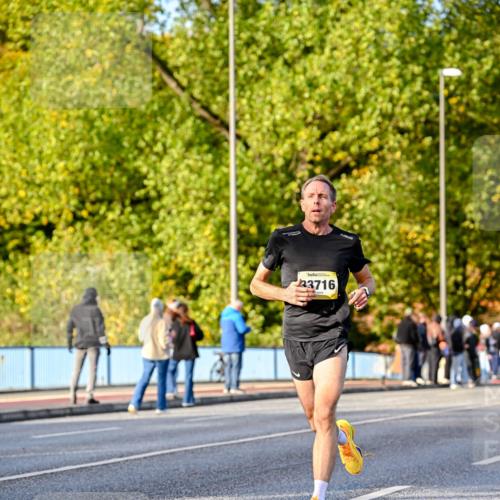 25.10.2026 - hella hamburg halbmarathon Dr. Thomas Lammeyer http://msf.ph/oto/11053645 25.10.2026 10:16:12 Kennedybrücke 33716 meine-sportfotos.de