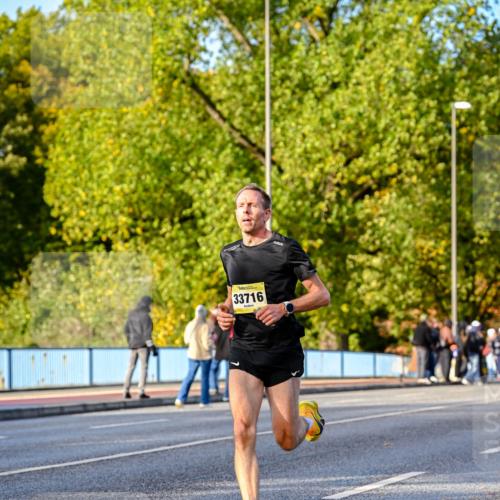 25.10.2026 - hella hamburg halbmarathon Dr. Thomas Lammeyer http://msf.ph/oto/11053650 25.10.2026 10:16:13 Kennedybrücke 33716 meine-sportfotos.de