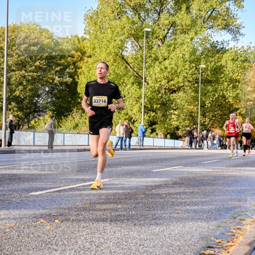 25.10.2026 - hella hamburg halbmarathon Dr. Thomas Lammeyer http://msf.ph/oto/11053654 25.10.2026 10:16:14 Kennedybrücke 33716 meine-sportfotos.de