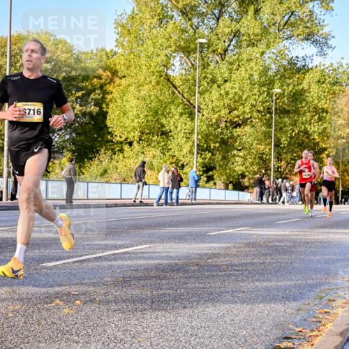 25.10.2026 - hella hamburg halbmarathon Dr. Thomas Lammeyer http://msf.ph/oto/11053666 25.10.2026 10:16:14 Kennedybrücke 3716 meine-sportfotos.de
