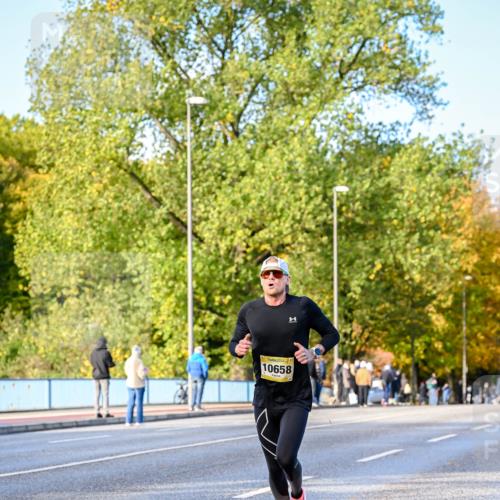 25.10.2026 - hella hamburg halbmarathon Dr. Thomas Lammeyer http://msf.ph/oto/11053817 25.10.2026 10:16:35 Kennedybrücke 1, 10658 meine-sportfotos.de