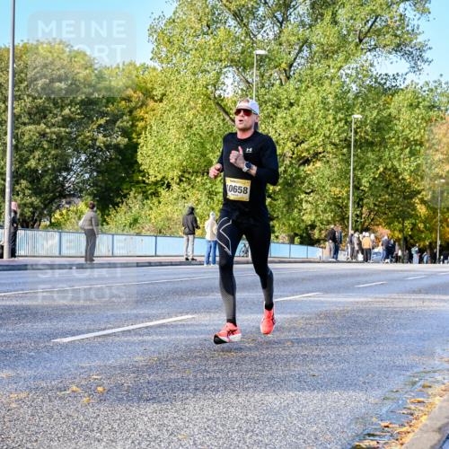 25.10.2026 - hella hamburg halbmarathon Dr. Thomas Lammeyer http://msf.ph/oto/11053835 25.10.2026 10:16:36 Kennedybrücke 1, 10658 meine-sportfotos.de