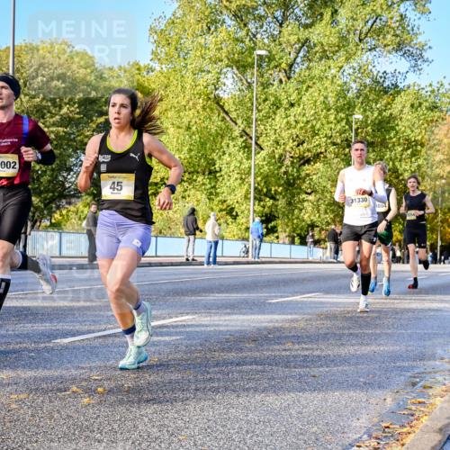 25.10.2026 - hella hamburg halbmarathon Dr. Thomas Lammeyer http://msf.ph/oto/11053887 25.10.2026 10:16:47 Kennedybrücke 30002, 45, 31330, 9804 meine-sportfotos.de
