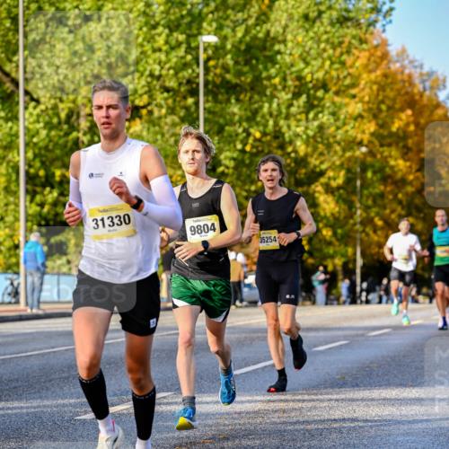 25.10.2026 - hella hamburg halbmarathon Dr. Thomas Lammeyer http://msf.ph/oto/11053889 25.10.2026 10:16:48 Kennedybrücke 31330, 9804, 35254 meine-sportfotos.de