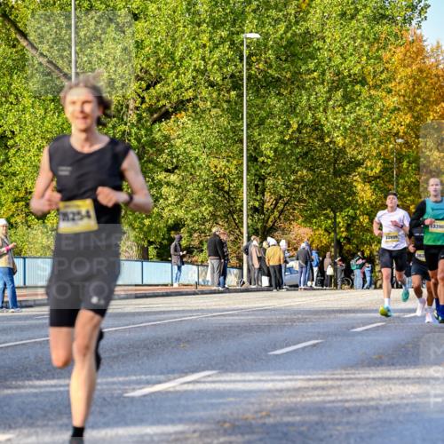 25.10.2026 - hella hamburg halbmarathon Dr. Thomas Lammeyer http://msf.ph/oto/11053904 25.10.2026 10:16:49 Kennedybrücke 254, 22899, 13398 meine-sportfotos.de