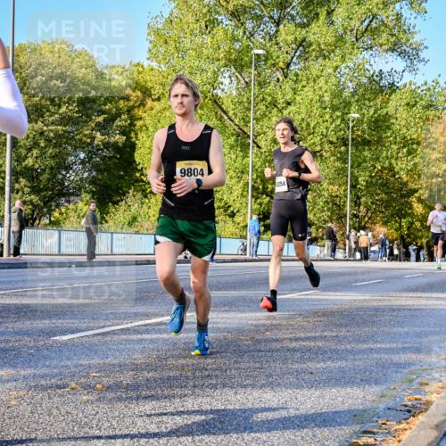 25.10.2026 - hella hamburg halbmarathon Dr. Thomas Lammeyer http://msf.ph/oto/11053905 25.10.2026 10:16:49 Kennedybrücke 31330, 9804, 5254 meine-sportfotos.de