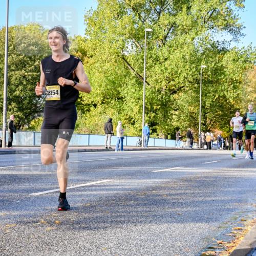 25.10.2026 - hella hamburg halbmarathon Dr. Thomas Lammeyer http://msf.ph/oto/11053914 25.10.2026 10:16:50 Kennedybrücke 35254, 13398 meine-sportfotos.de