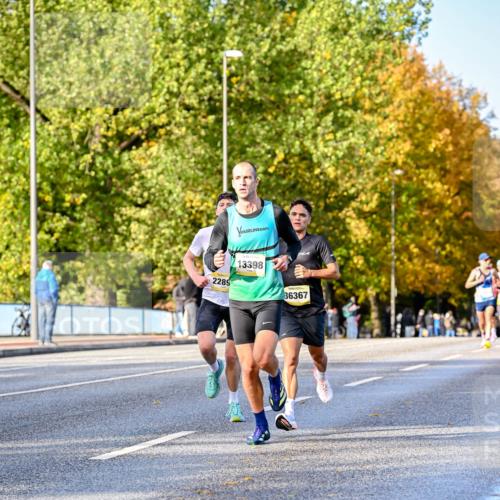 25.10.2026 - hella hamburg halbmarathon Dr. Thomas Lammeyer http://msf.ph/oto/11053931 25.10.2026 10:16:52 Kennedybrücke 2289, 13398, 36367 meine-sportfotos.de