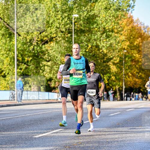 25.10.2026 - hella hamburg halbmarathon Dr. Thomas Lammeyer http://msf.ph/oto/11053932 25.10.2026 10:16:52 Kennedybrücke 2289, 13398, 36367 meine-sportfotos.de