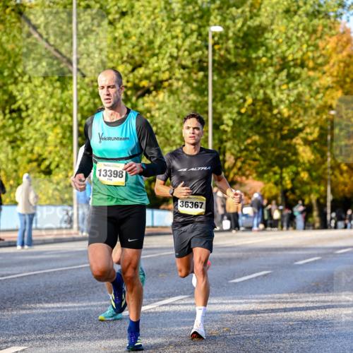 25.10.2026 - hella hamburg halbmarathon Dr. Thomas Lammeyer http://msf.ph/oto/11053943 25.10.2026 10:16:53 Kennedybrücke 13398, 36367 meine-sportfotos.de