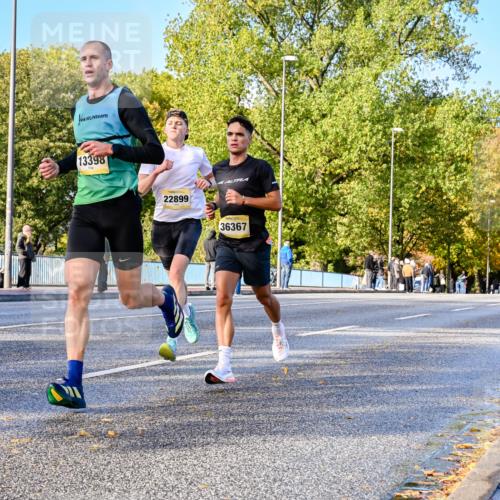 25.10.2026 - hella hamburg halbmarathon Dr. Thomas Lammeyer http://msf.ph/oto/11053956 25.10.2026 10:16:54 Kennedybrücke 13398, 22899, 36367 meine-sportfotos.de