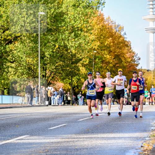 25.10.2026 - hella hamburg halbmarathon Dr. Thomas Lammeyer http://msf.ph/oto/11053964 25.10.2026 10:16:56 Kennedybrücke 6342, 34758, 8, 3388, 343 meine-sportfotos.de