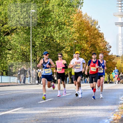 25.10.2026 - hella hamburg halbmarathon Dr. Thomas Lammeyer http://msf.ph/oto/11053976 25.10.2026 10:16:57 Kennedybrücke 22628, 6342, 3388, 4314 meine-sportfotos.de