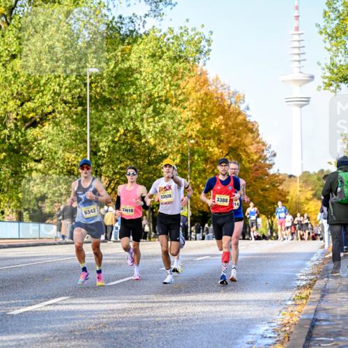 25.10.2026 - hella hamburg halbmarathon Dr. Thomas Lammeyer http://msf.ph/oto/11053978 25.10.2026 10:16:58 Kennedybrücke 6342, 33610, 22628, 58, 3388, 14 meine-sportfotos.de