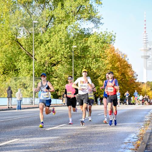 25.10.2026 - hella hamburg halbmarathon Dr. Thomas Lammeyer http://msf.ph/oto/11053983 25.10.2026 10:16:58 Kennedybrücke 6342, 33610, 22628, 34758, 3388 meine-sportfotos.de